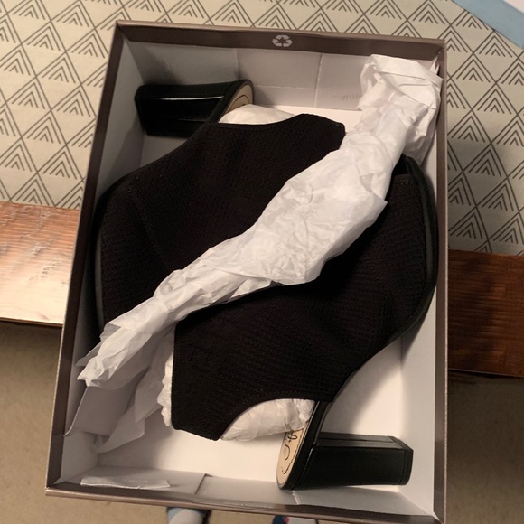 Shoes NEW - Picture 2 of 5